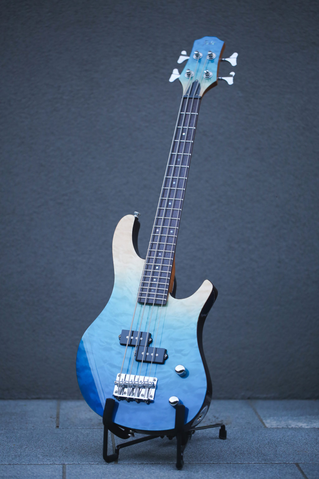 Flight Mini Bass (TBL) Solid Body Transparent Blue Flight Ukuleles