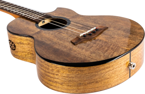 Flight-Fireball-Baritone-Ukulele-Royal-Series-12