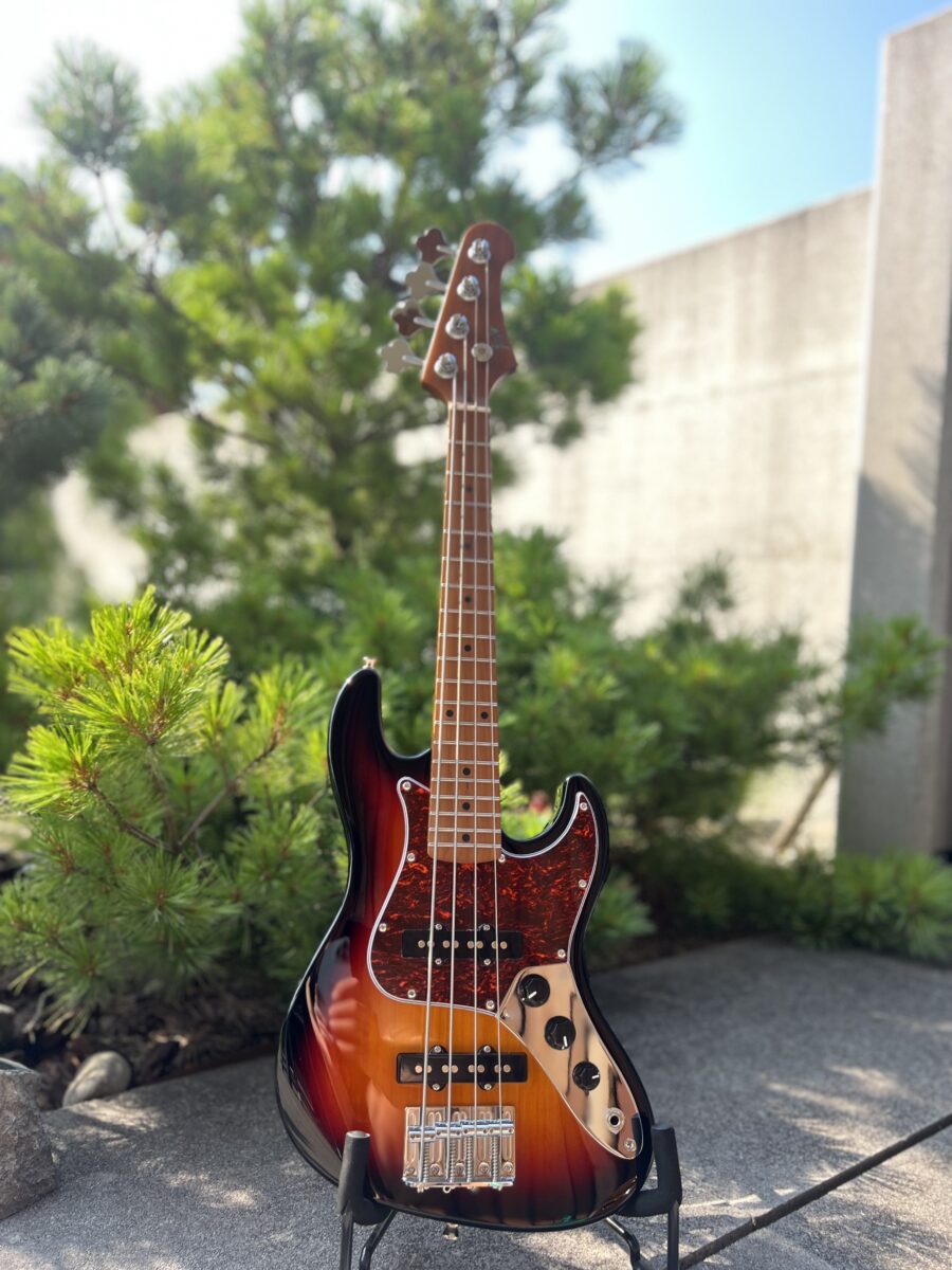 Check out the new Flight Mini JB Bass! Flight Ukuleles